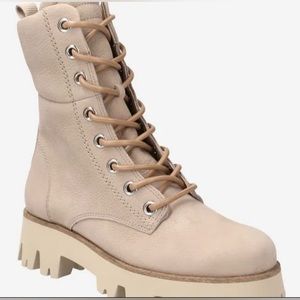 combat Beige leather boots.